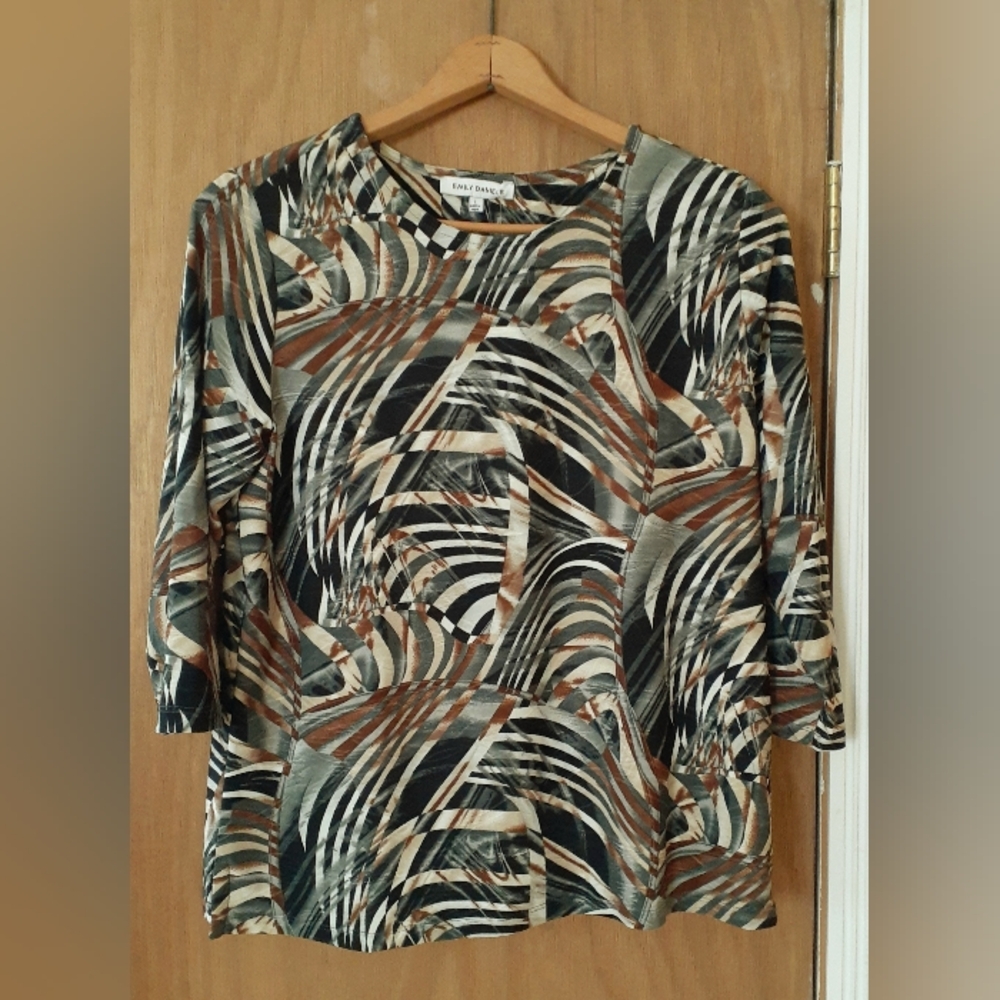 Emily Daniels Abstract Black With Tan and Brown Blouse Size L